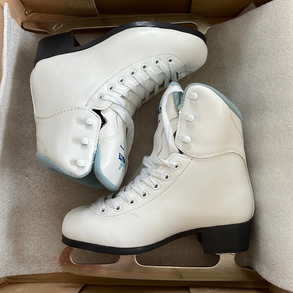 Soft Skate Jackson Ultima - Figure Skates. Light blue and white. Size 3M.